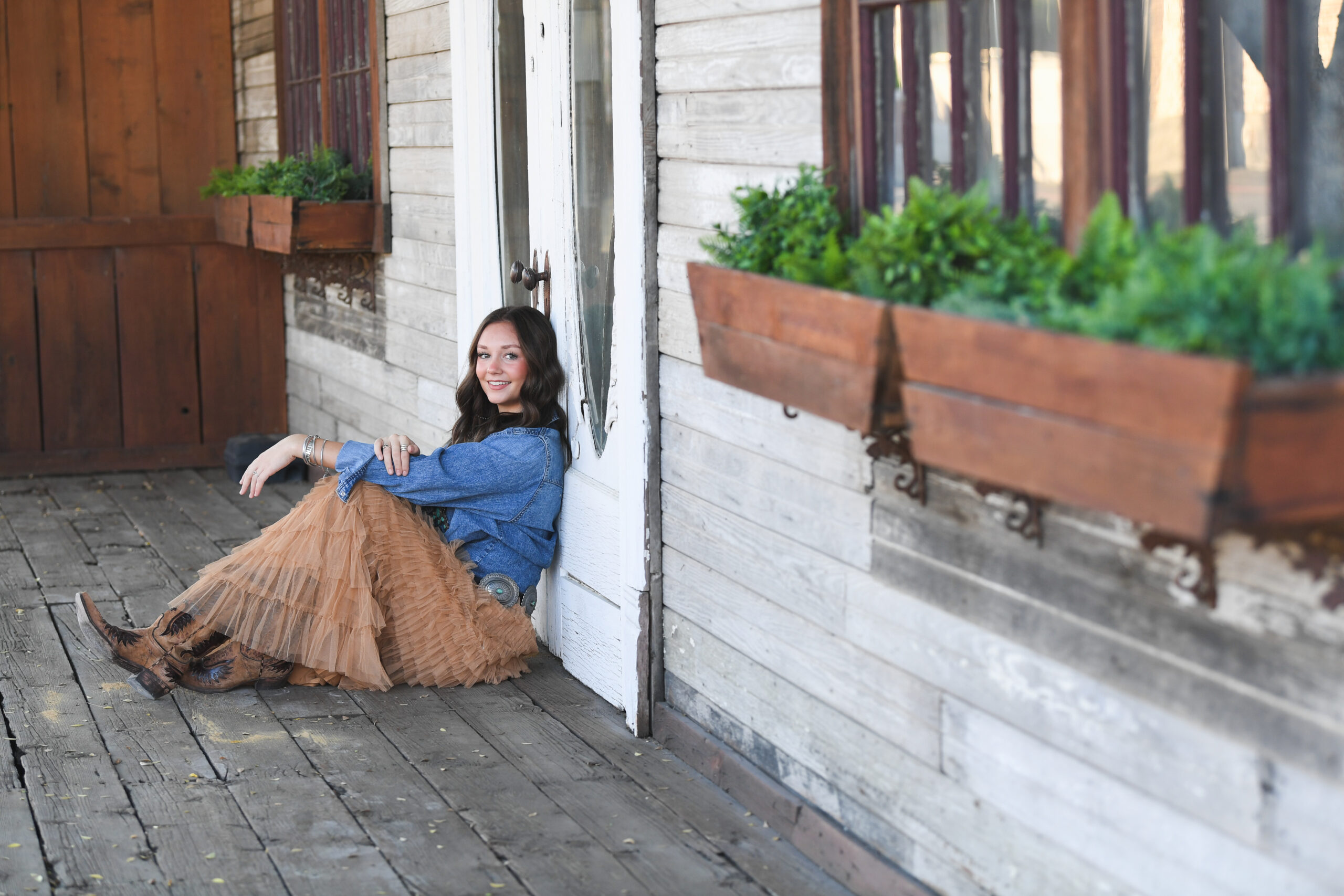 rustic-charm-senior-photos
