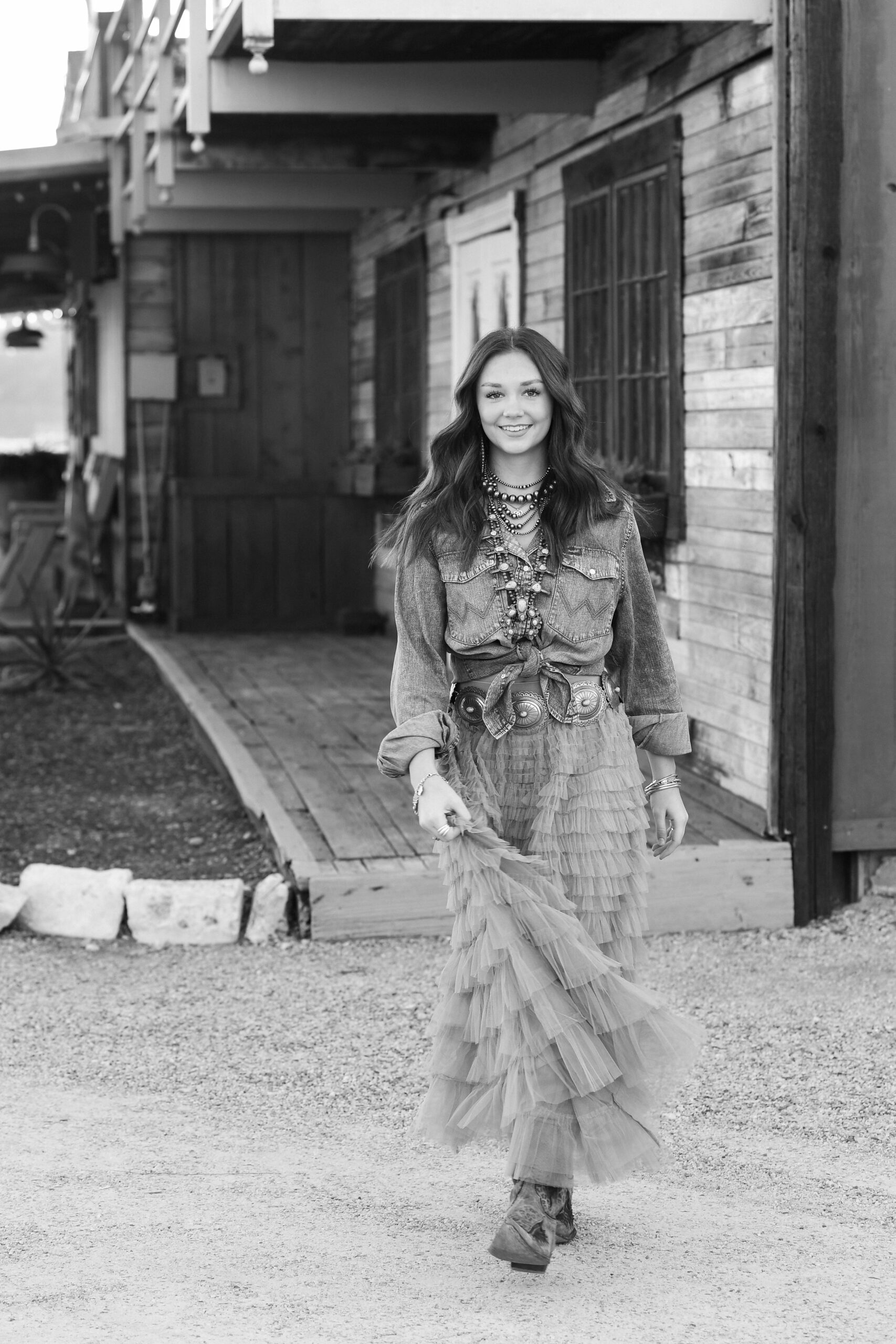 walking-senior-photoshoot-stockyards