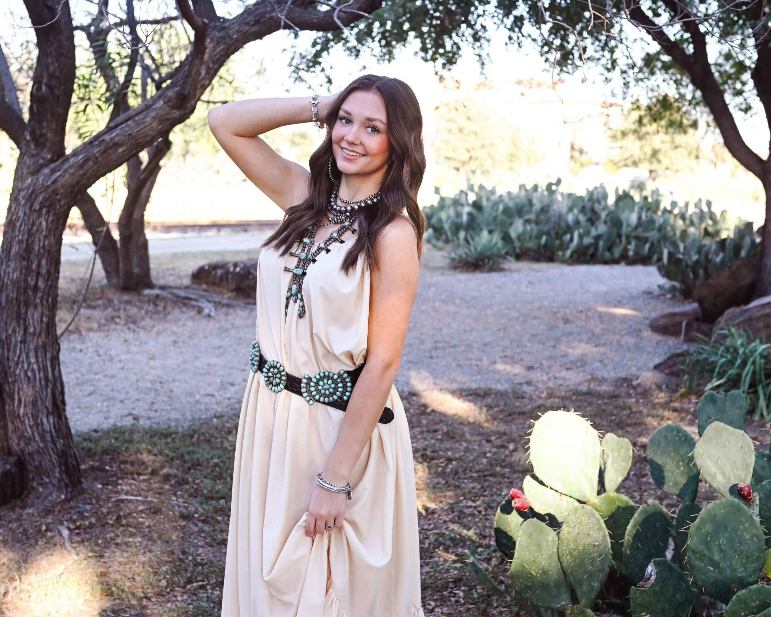 senior-photoshoot-stockyards-cactus